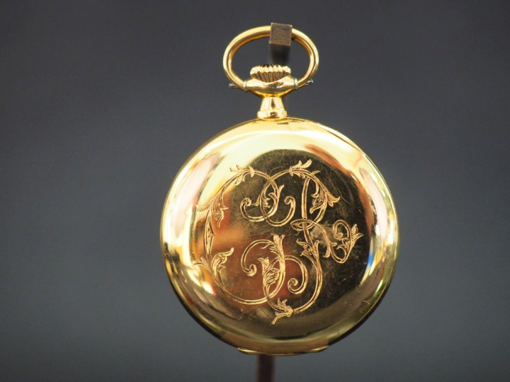 ZENITH Montre de gousset en or jaune 750. Cadran à chiffres arabes pou