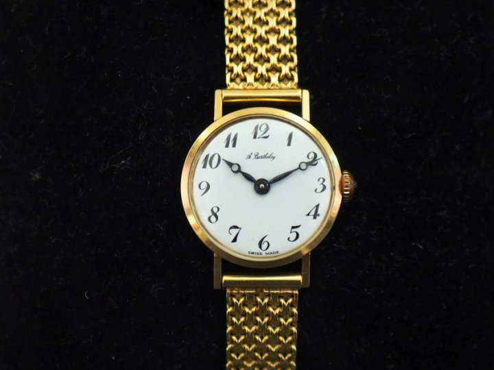 A. BARTHELAY Montre bracelet de dame, boitier et bracelet en or jaune 