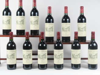 Vente aux enchères 12 BOUTEILLES CHÂTEAU CARBONNIEUX GCC GRAVES - 2002 - CBO