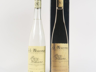 Vente aux enchères 1 BOUTEILLE EAU DE VIE DE POIRE WILLIAMS MASSENEZ 43° - COFFRET