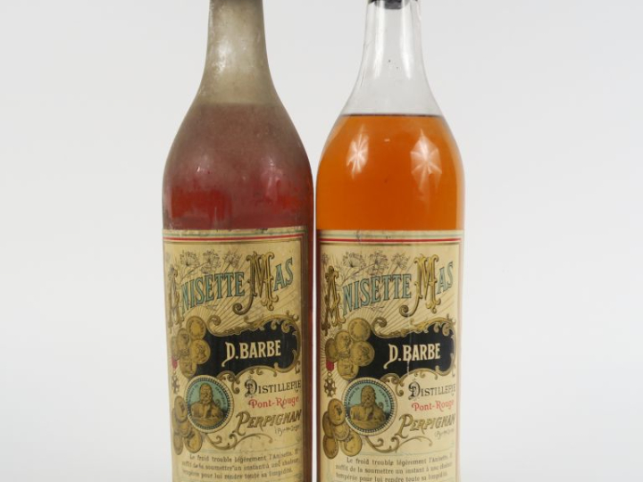 2 VIEILLES BOUTEILLES ANISETTE MAS D. BARBE PERPIGNAN - BS