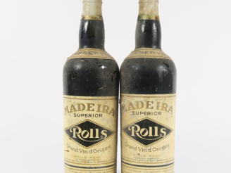 Vente aux enchères 2 VIEILLES BOUTEILLES MADERE 'RESERVE' ROLLS - CAPS ETAIN/BS
