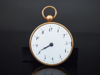 Vente aux enchères ANONYME Début XIXe siècle  Montre de poche en or Boitier rond sur char