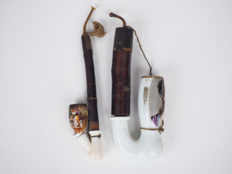 Vente aux enchères Deux différentes pipes Autrichiennes XIXème en bois, corne et porcelai
