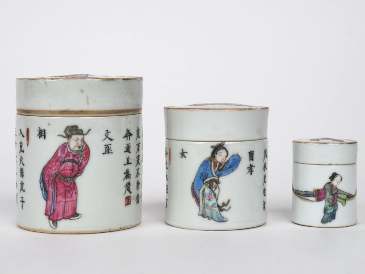Chine période Tongzhi. 3 boîtes cylindriques couvertes gigognes en éma