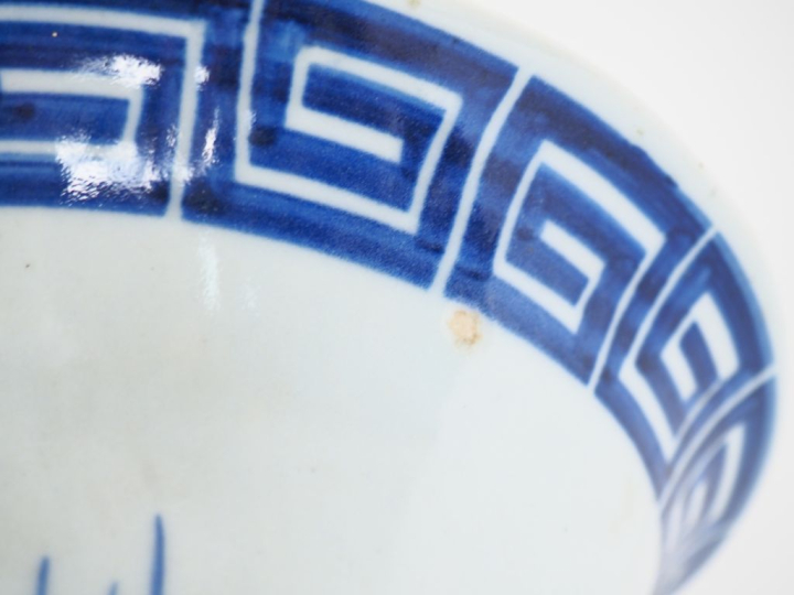 Vietnam deuxième moitié du XXème.  Paire de grands vases de forme balu