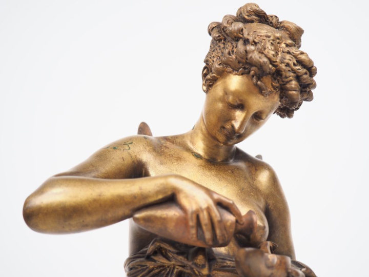 A. CARRIER-BELLEUSE. "Psychée". Sculpture en bronze à patine médaille 
