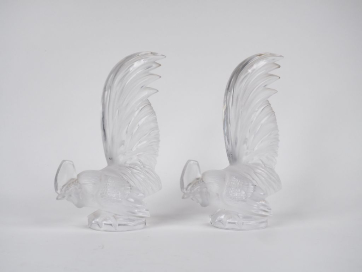 LALIQUE France. "Coqs de bruyère". Paire de sujets en cristal.  H. 20 