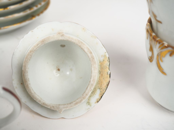 Service à café Napoléon III en porcelaine de Paris à décor de rinceaux