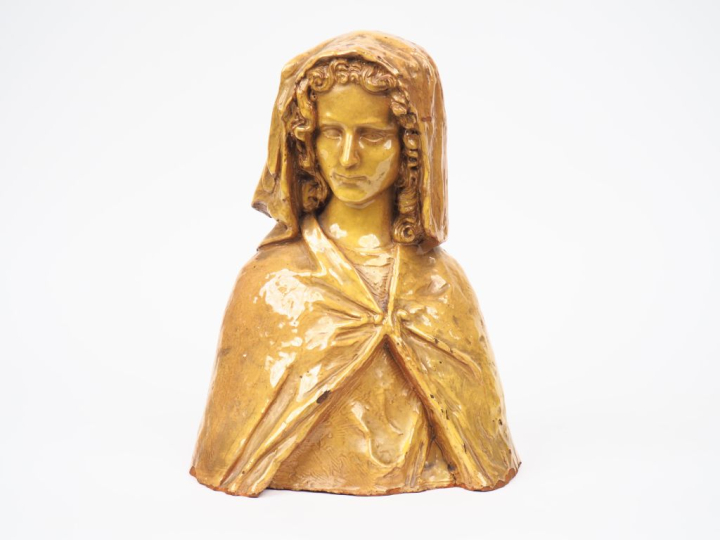 Sculpture 1900 en terre vernissée ocre "portrait de jeune femme en bus