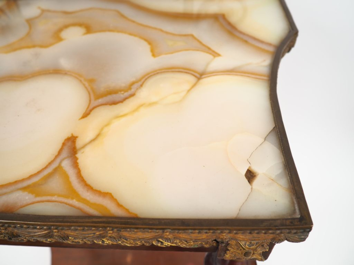 Console psychée de style Louis XVI en acajou, plateau en onyx, belle o