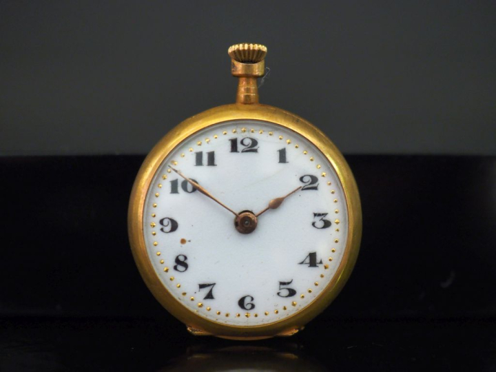 Petite montre de col de style Louis XVI en or jaune 750.  Cadran à chi