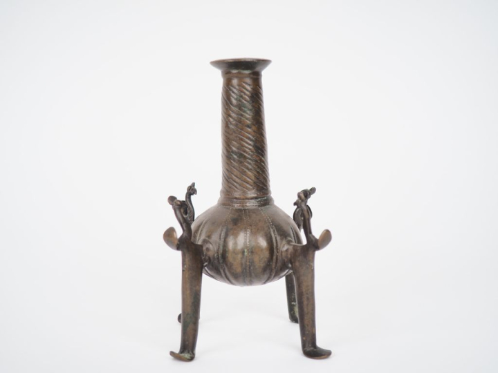 Flacon à Khôl surmadani Kajal. Inde XIXème siècle. H. 15,5 cm.
