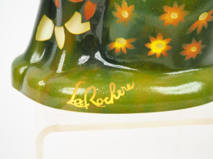 Suite de 4 chats en porcelaine et verre opalin.