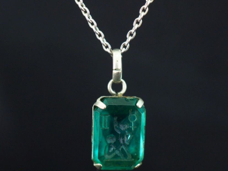 Vente aux enchères Chaine en argent 835, maille forçat, et un pendentif en métal argenté 