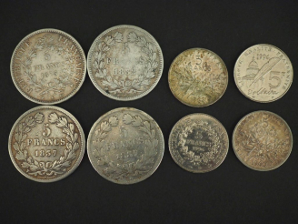 Vente aux enchères Ensemble comprenant :  - quatre pièces de 5 Francs en argent, 1837-L, 