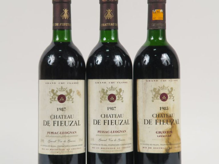 3 BOUTEILLES CHÂTEAU DE FIEUZAL GCC GRAVES - 1 de 1985 HEP/ET - 2 de 1