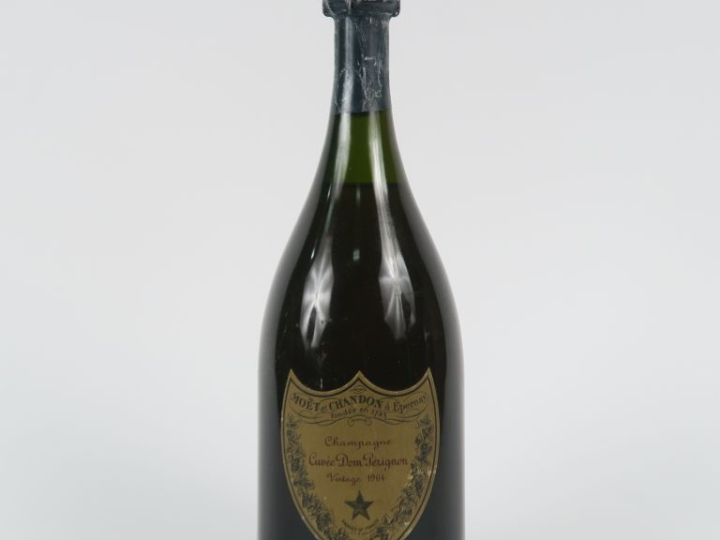 1 BOUTEILLE CHAMPAGNE DOM PERIGNON - 1964 - 3 CM