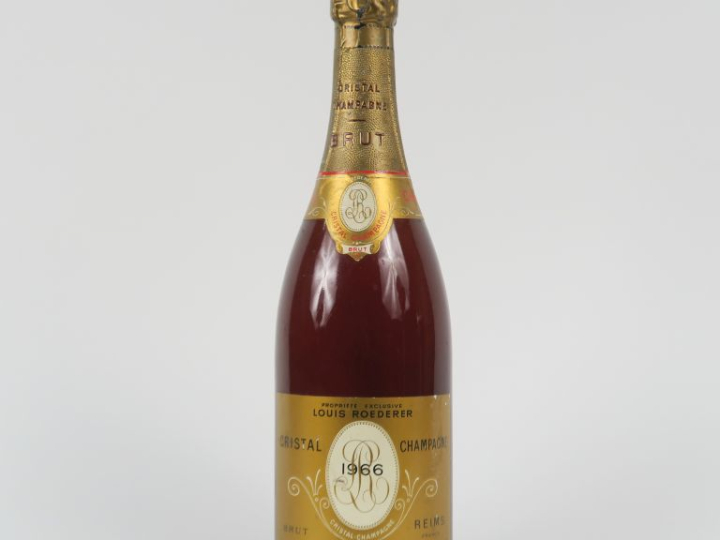 1 BOUTEILLE CHAMPAGNE CRISTAL ROEDERER - 1966 - COULEUR MODIFIÉE