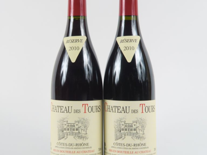 2 BOUTEILLES CHÂTEAU DES TOURS EMMANUEL RAYNAUD CÔTES DU RHÔNE - 2010