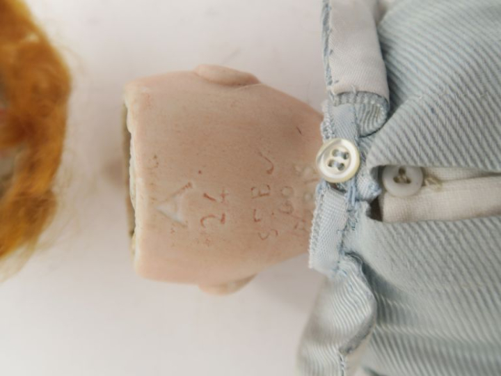 	Lot de petites poupées anciennes comprenant poupée SFBJ 60 hybride mo