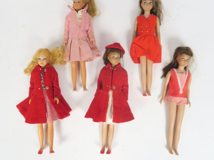 Lot de 5 poupées skipper des années 60 et 70 en vêtements anciens pour
