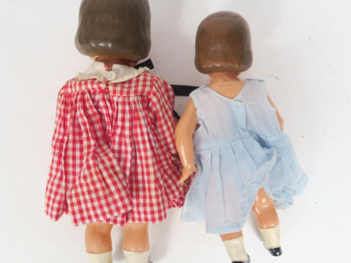 Lot de poupées de petite taille en celluloïd comprenant Jeanne d'Arc u