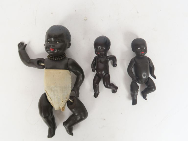 	Dans une boîte Petit Collin récent, lot de bébés celluloïd des années