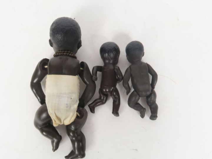 	Dans une boîte Petit Collin récent, lot de bébés celluloïd des années