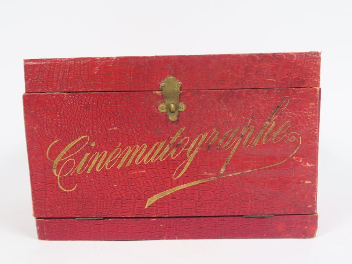 Coffret cinématographe contenant lanterne magique projecteur pouvant a