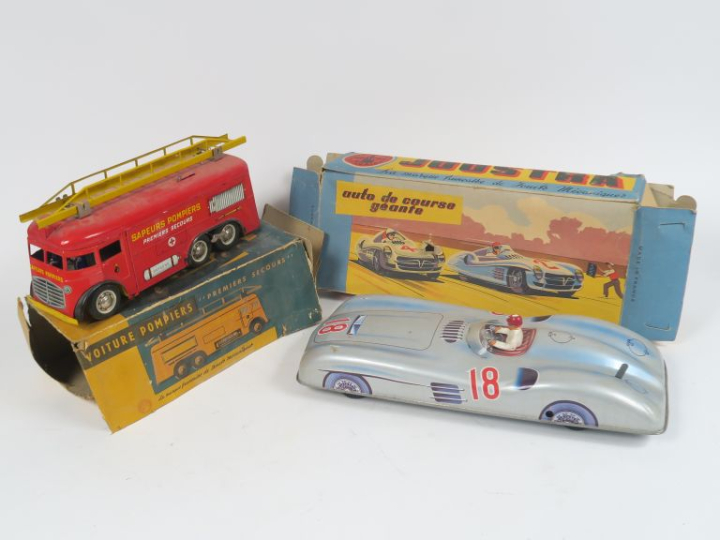 	Lot de jouets anciens dont voiture Joustra en boite fatiguée réf 2039