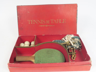 Vente aux enchères Jeu de Tennis de table dans sa boîte.