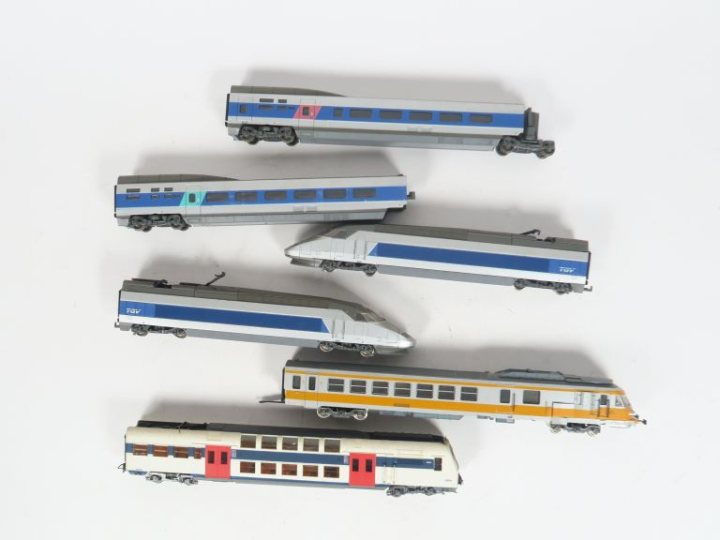 	Lot de matériel roulant HO de marques Jouef dont rame turbotrain avec