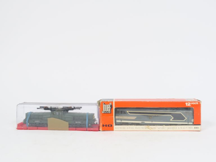 Lot de matériel roulant en H0 de marque Jouef comprenant BB 13001 SNCF