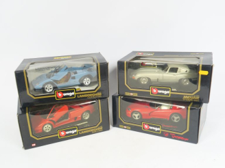 Vente aux enchères Lot de 4 Bburago 1/18ème en boite dont Jaguar E.