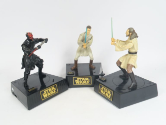 Vente aux enchères STAR WARS. Circa 1999. lot de 3 tirelires dont Animatronique, Qui-Gong