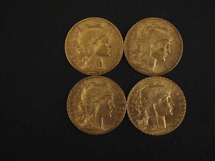 Quatre pièces 20 Francs or, 1907, 1909 (x2) et 1913. FRAIS ACHETEURS 1