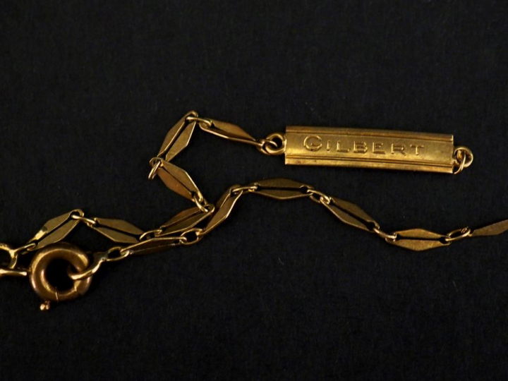 Bracelet de naissance en or jaune 750, composé de maillons en forme de