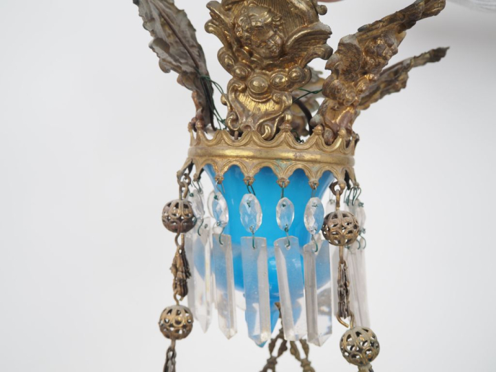 Lustre à pampilles Napoléon III en opaline, cristal, éclairant à 7 lum