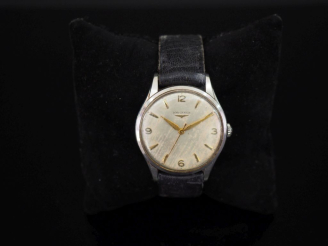 Vente aux enchères LONGINES Montre bracelet en acier.  Cadran rond à chiffres arabes et i