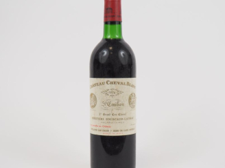 Vente aux enchères 1 BOUTEILLE CHÂTEAU CHEVAL BLANC 1er GCC ST EMILION - 1974 - BG