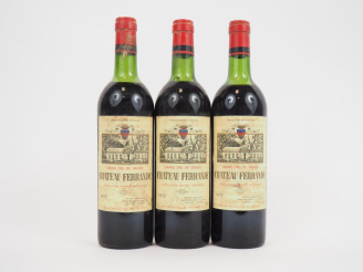 Vente aux enchères 3 BOUTEILLES CHÂTEAU FERRANDE GRAVES - 1975 - 1 LB/2 HEP/ELS