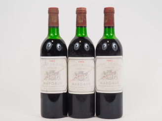 Vente aux enchères 3 BOUTEILLES CHÂTEAU LA GALIANE MARGAUX - 1982 - 1 LB/2 HEP
