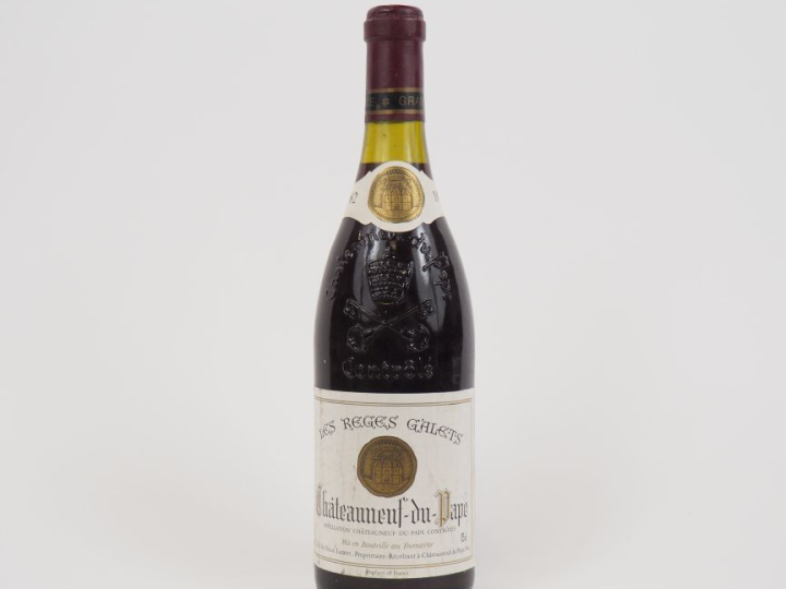 1 BOUTEILLE CHÂTEAUNEUF DU PAPE LES REGES GALETS - 1982