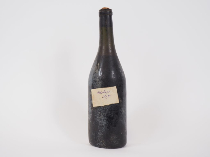 1 TRÈS VIEILLE BOUTEILLE MALAGA - 1913 - ETIQUETTE MANUSCRITE/CAPS MAN