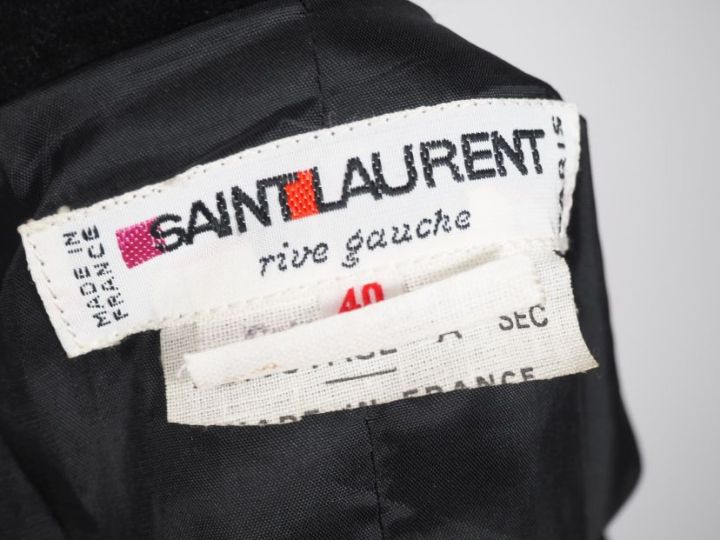 SAINT LAURENT, Rive gauche Jupe portefeuille mi-longue de couleur noir