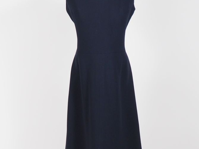 Création Pierre CARDIN Ensemble robe et veste bleu marine.  Robe sans 