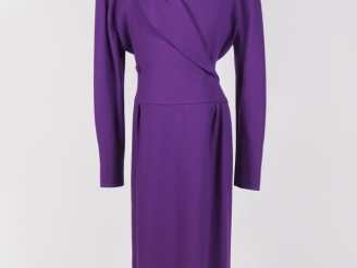 Vente aux enchères COURREGES, Paris Robe à manches longues violette en laine (100%).  Col