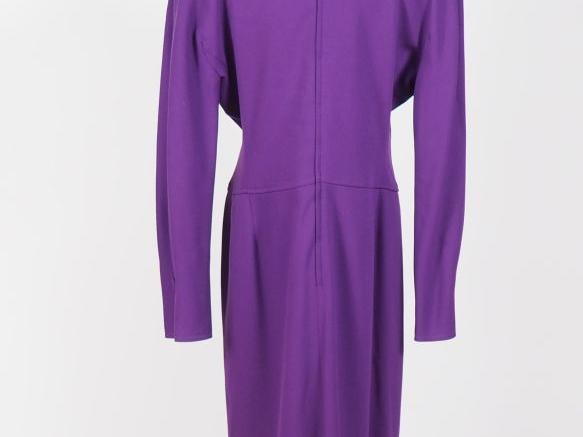 COURREGES, Paris Robe à manches longues violette en laine (100%).  Col