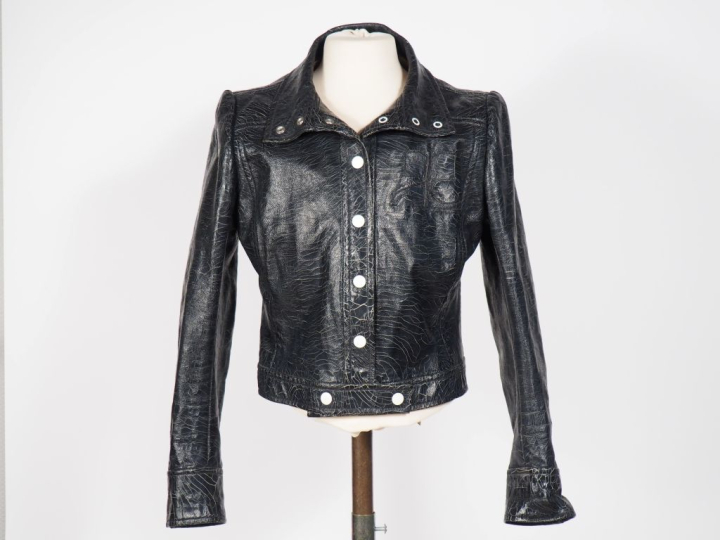 COURREGES, Paris Veste en coton (85%) et polyurethane (15%) noir craqu
